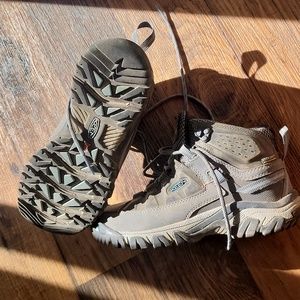 Keen waterproof hiking books